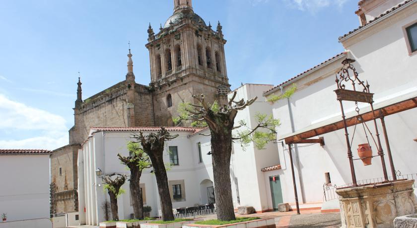 Sumaiya El Palacio Coria Buitenkant foto